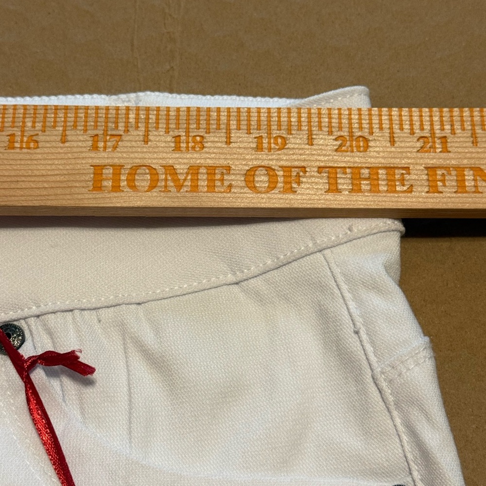 Ladies White Sabrina Lauren Shorts, NWT, 22W - Picture 10 of 11